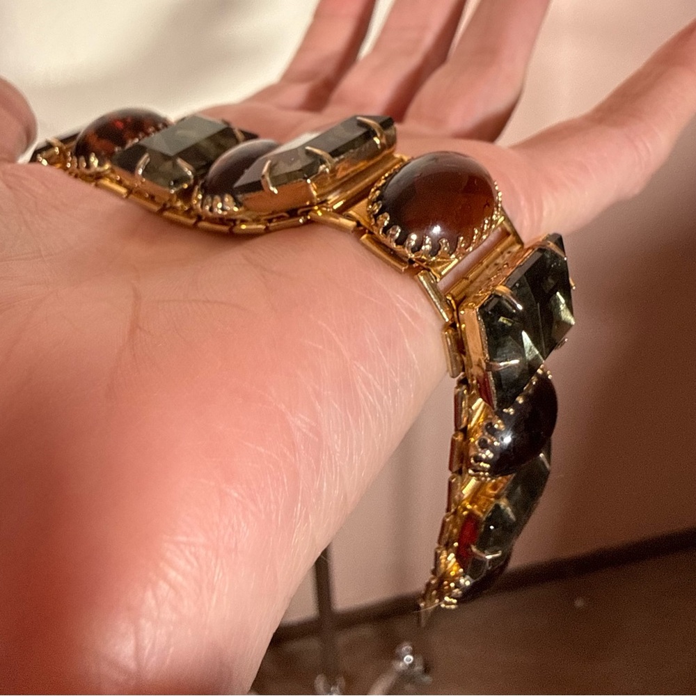 Antique 1930’s 40’s art deco oversized Amber Grey Glass Wide Gold Bracelet - Picture 7 of 17